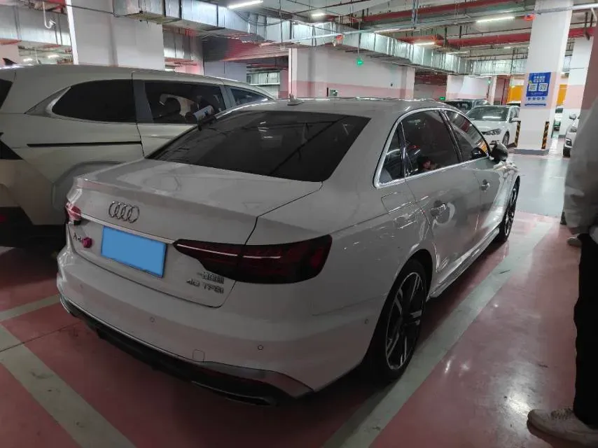 2020 Audi A4L 2.0T 190HP L4 7DCT,autocango,china used car exporter,china ev exporter,chinese used car exporter,chinese used ev exporter