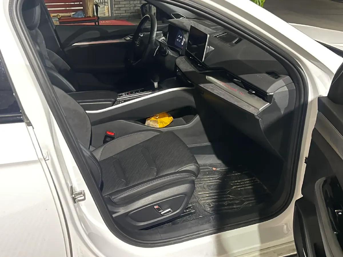 2024 Geely Preface 2.0T 190HP L4 7DCT,autocango,china used car exporter,china ev exporter,chinese used car exporter,chinese used ev exporter