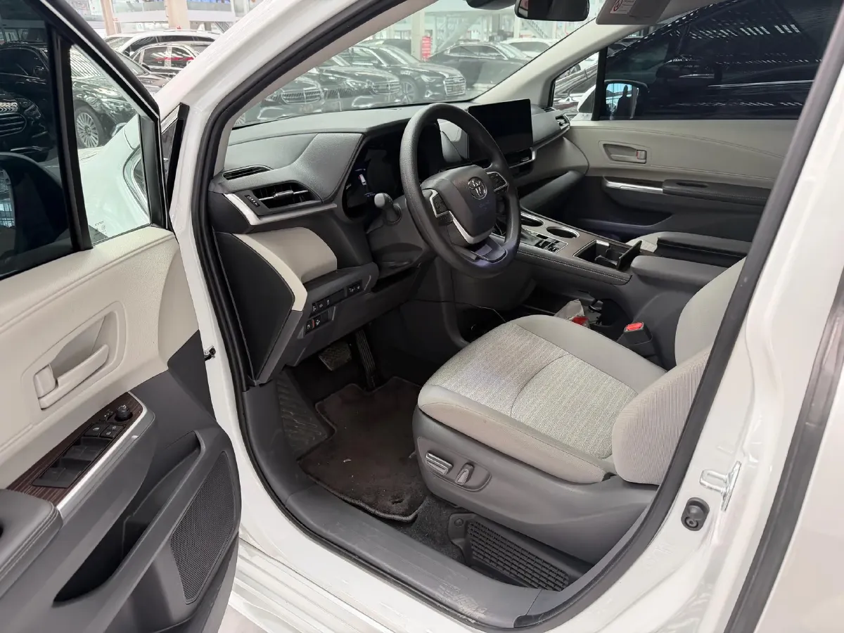 2024 Toyota Sienna 2.5L 189HP L4 E-CVT Hybrid,autocango,china used car exporter,china ev exporter,chinese used car exporter,chinese used ev exporter