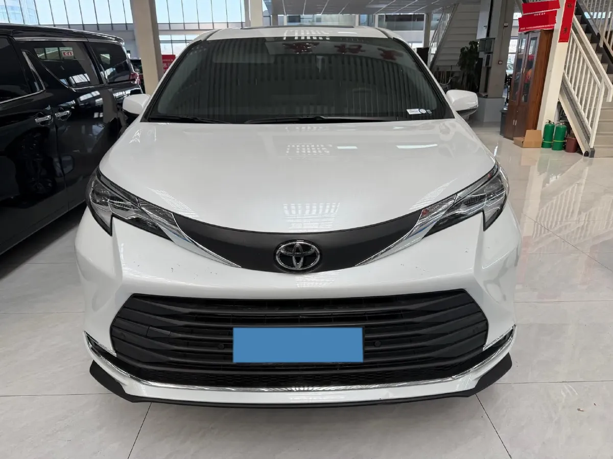 2024 Toyota Sienna 2.5L 189HP L4 E-CVT Hybrid,autocango,china used car exporter,china ev exporter,chinese used car exporter,chinese used ev exporter