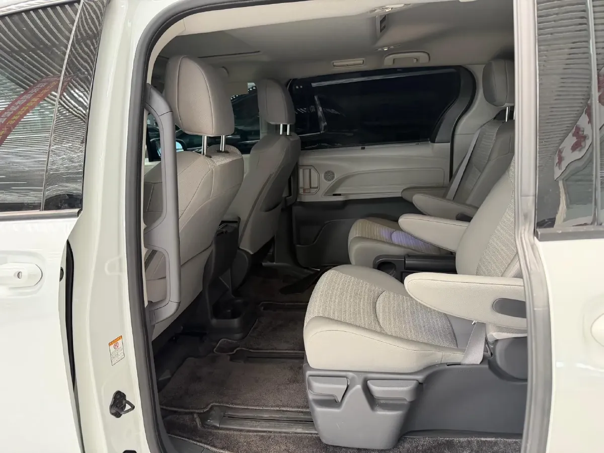 2024 Toyota Sienna 2.5L 189HP L4 E-CVT Hybrid,autocango,china used car exporter,china ev exporter,chinese used car exporter,chinese used ev exporter