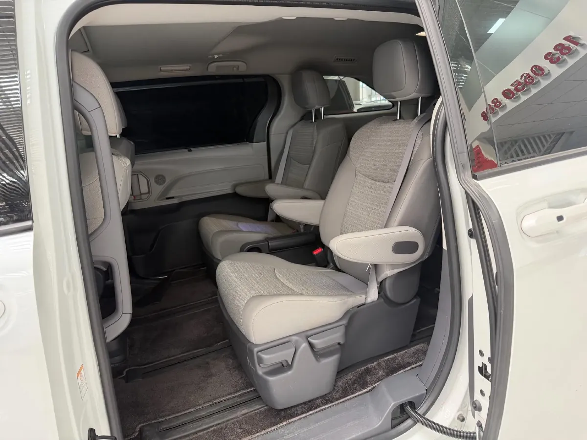 2024 Toyota Sienna 2.5L 189HP L4 E-CVT Hybrid,autocango,china used car exporter,china ev exporter,chinese used car exporter,chinese used ev exporter