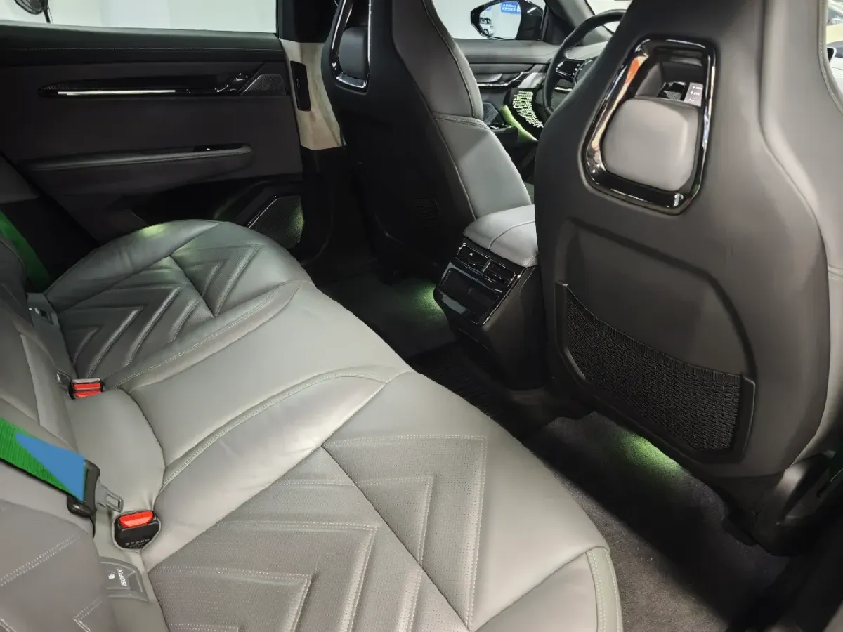 2022 Zeekr 001 BEV 86KWH,autocango,china used car exporter,china ev exporter,chinese used car exporter,chinese used ev exporter