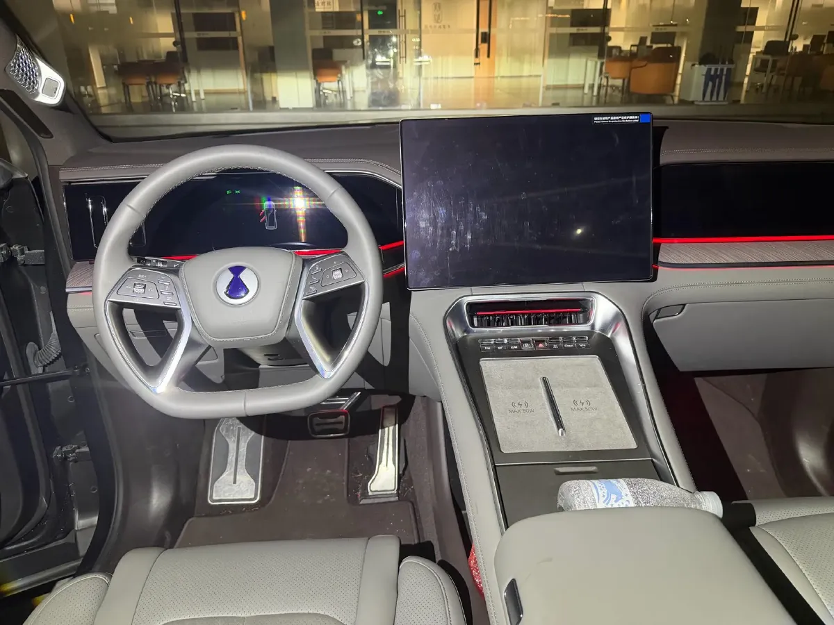2025 Denza DenzaN9 2.0T 207HP L4 E-CVT PHEV,autocango,china used car exporter,china ev exporter,chinese used car exporter,chinese used ev exporter