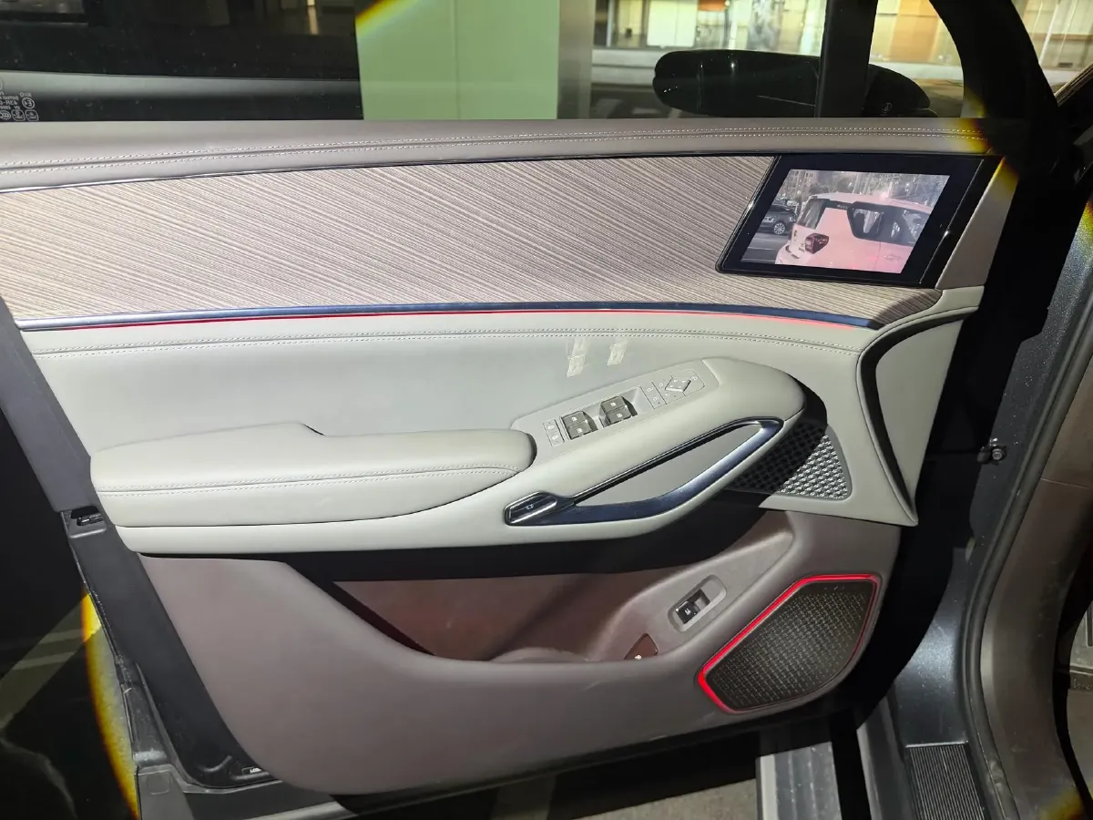 2025 Denza DenzaN9 2.0T 207HP L4 E-CVT PHEV,autocango,china used car exporter,china ev exporter,chinese used car exporter,chinese used ev exporter