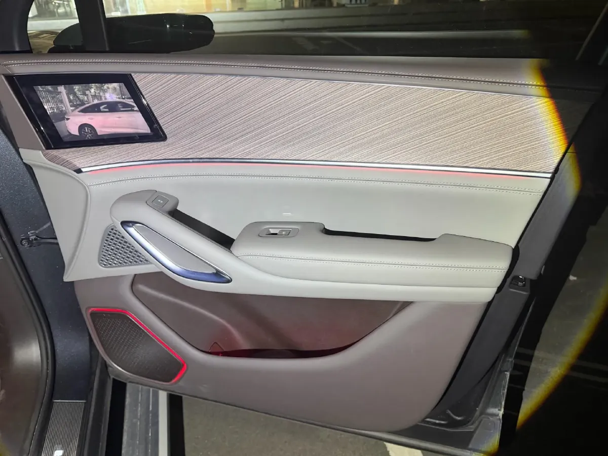 2025 Denza DenzaN9 2.0T 207HP L4 E-CVT PHEV,autocango,china used car exporter,china ev exporter,chinese used car exporter,chinese used ev exporter