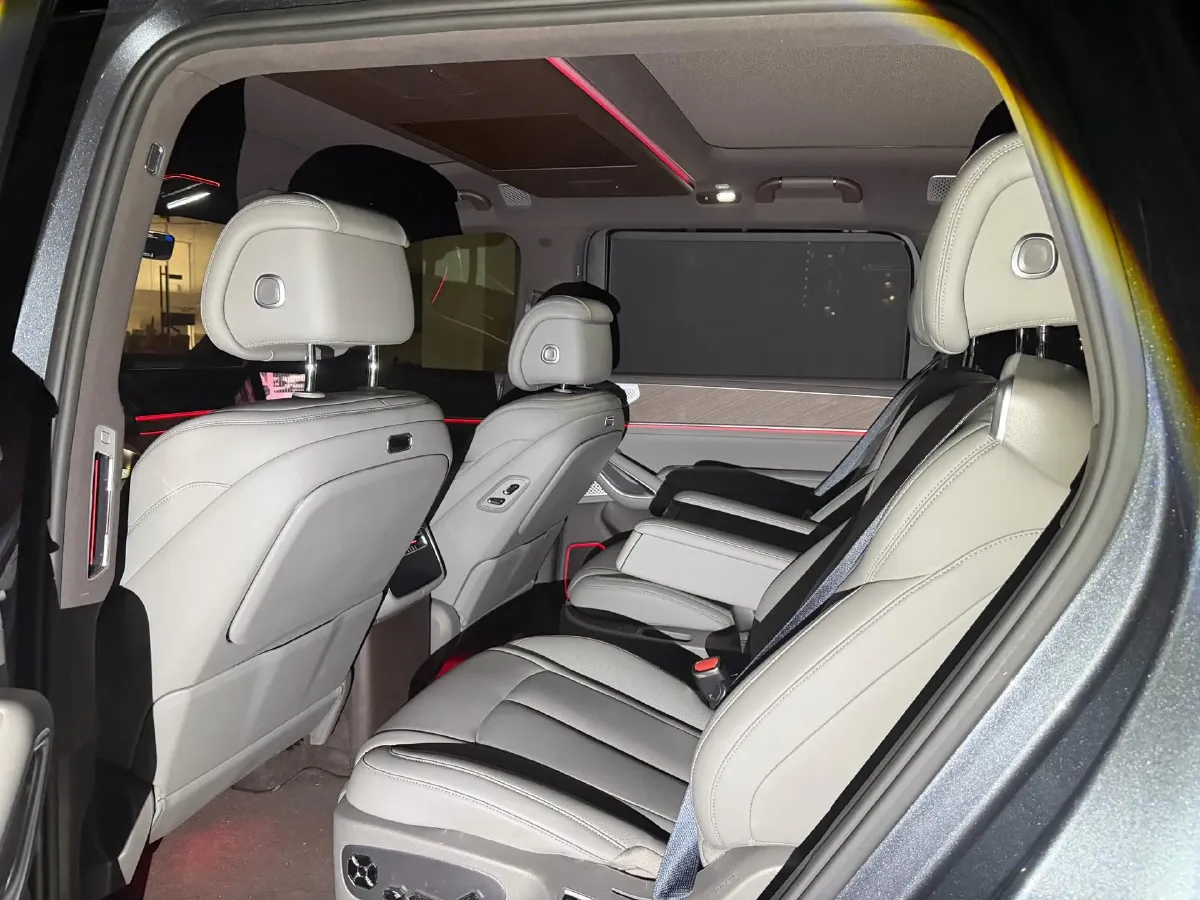 2025 Denza DenzaN9 2.0T 207HP L4 E-CVT PHEV,autocango,china used car exporter,china ev exporter,chinese used car exporter,chinese used ev exporter