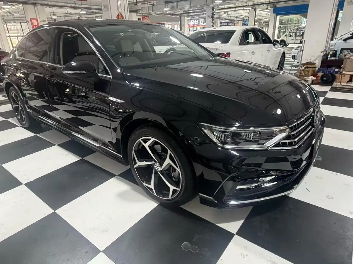 2023 Volkswagen Magotan 2.0T 186HP L4 7DCT,autocango,china used car exporter,china ev exporter,chinese used car exporter,chinese used ev exporter