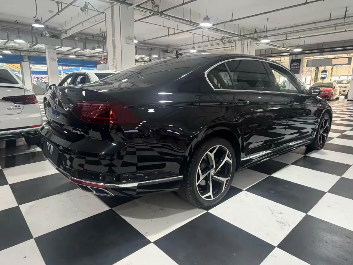 2023 Volkswagen Magotan 2.0T 186HP L4 7DCT,autocango,china used car exporter,china ev exporter,chinese used car exporter,chinese used ev exporter