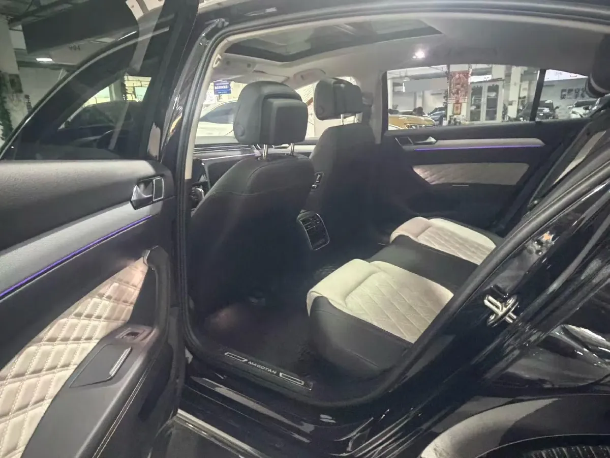 2023 Volkswagen Magotan 2.0T 186HP L4 7DCT,autocango,china used car exporter,china ev exporter,chinese used car exporter,chinese used ev exporter