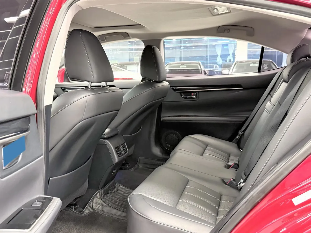 2017 Lexus ES 2.5L 184HP L4 6AT,autocango,china used car exporter,china ev exporter,chinese used car exporter,chinese used ev exporter