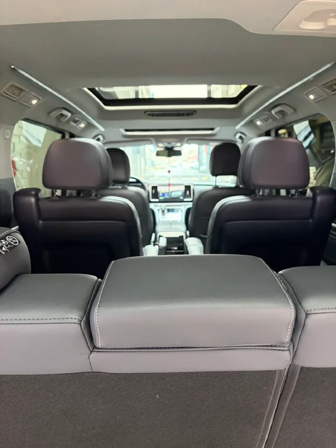 2021 GAC Trumpchi M8 2.0T 252HP L4 8AT,autocango,china used car exporter,china ev exporter,chinese used car exporter,chinese used ev exporter