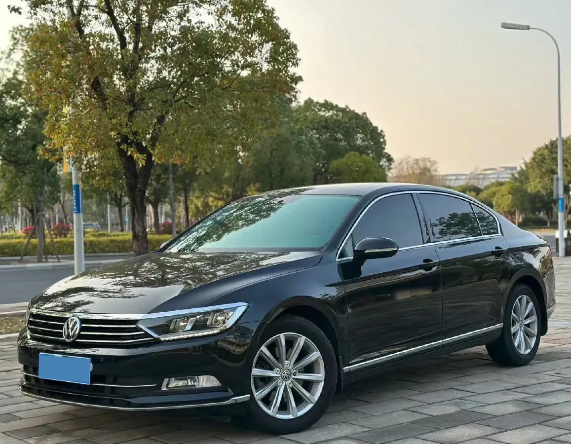 2018 Volkswagen Magotan 1.8T 180HP L4 7DCT,autocango,china used car exporter,china ev exporter,chinese used car exporter,chinese used ev exporter