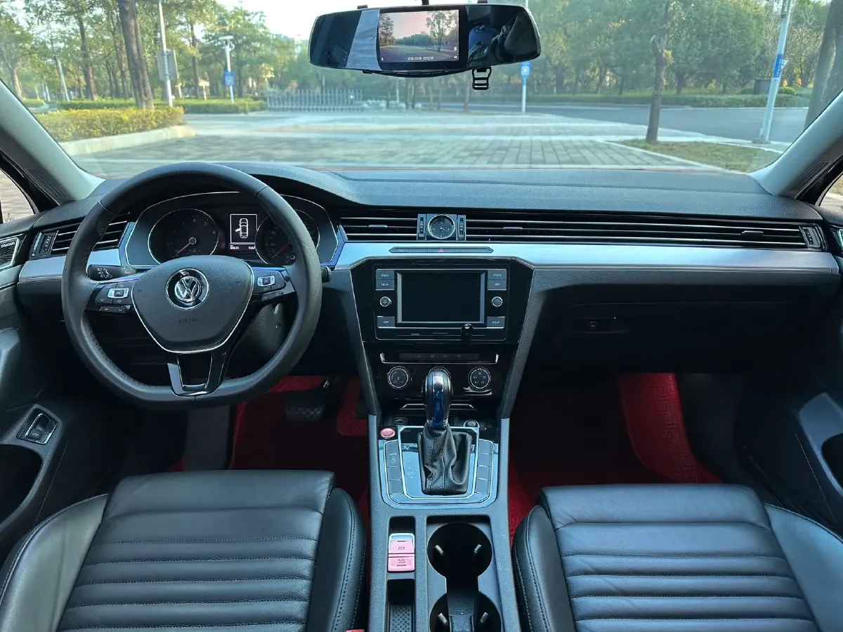 2018 Volkswagen Magotan 1.8T 180HP L4 7DCT,autocango,china used car exporter,china ev exporter,chinese used car exporter,chinese used ev exporter