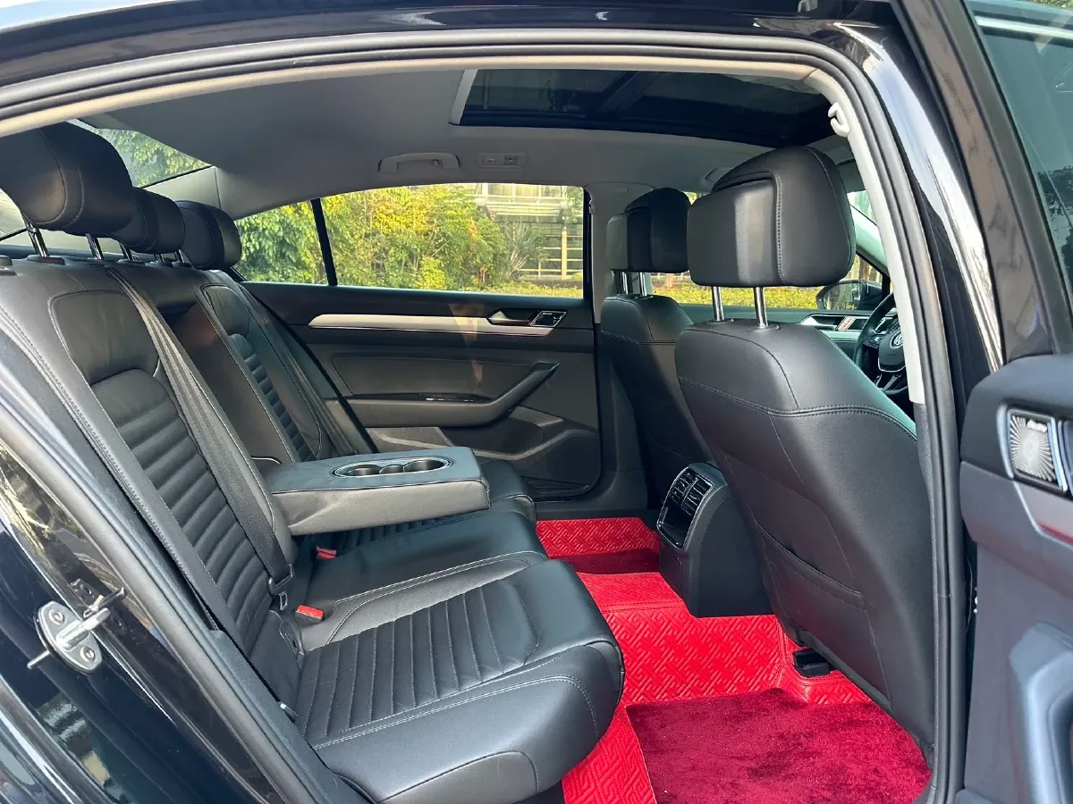 2018 Volkswagen Magotan 1.8T 180HP L4 7DCT,autocango,china used car exporter,china ev exporter,chinese used car exporter,chinese used ev exporter