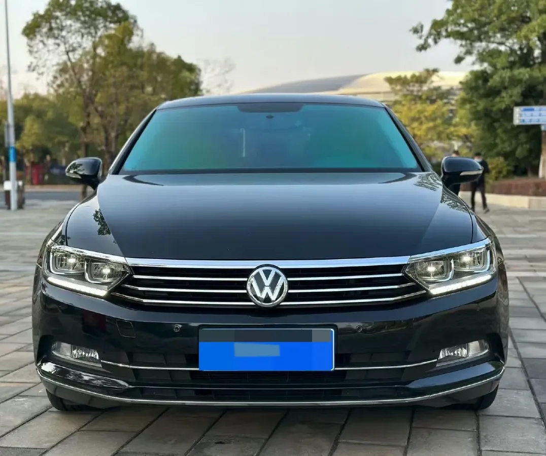 2018 Volkswagen Magotan 1.8T 180HP L4 7DCT,autocango,china used car exporter,china ev exporter,chinese used car exporter,chinese used ev exporter