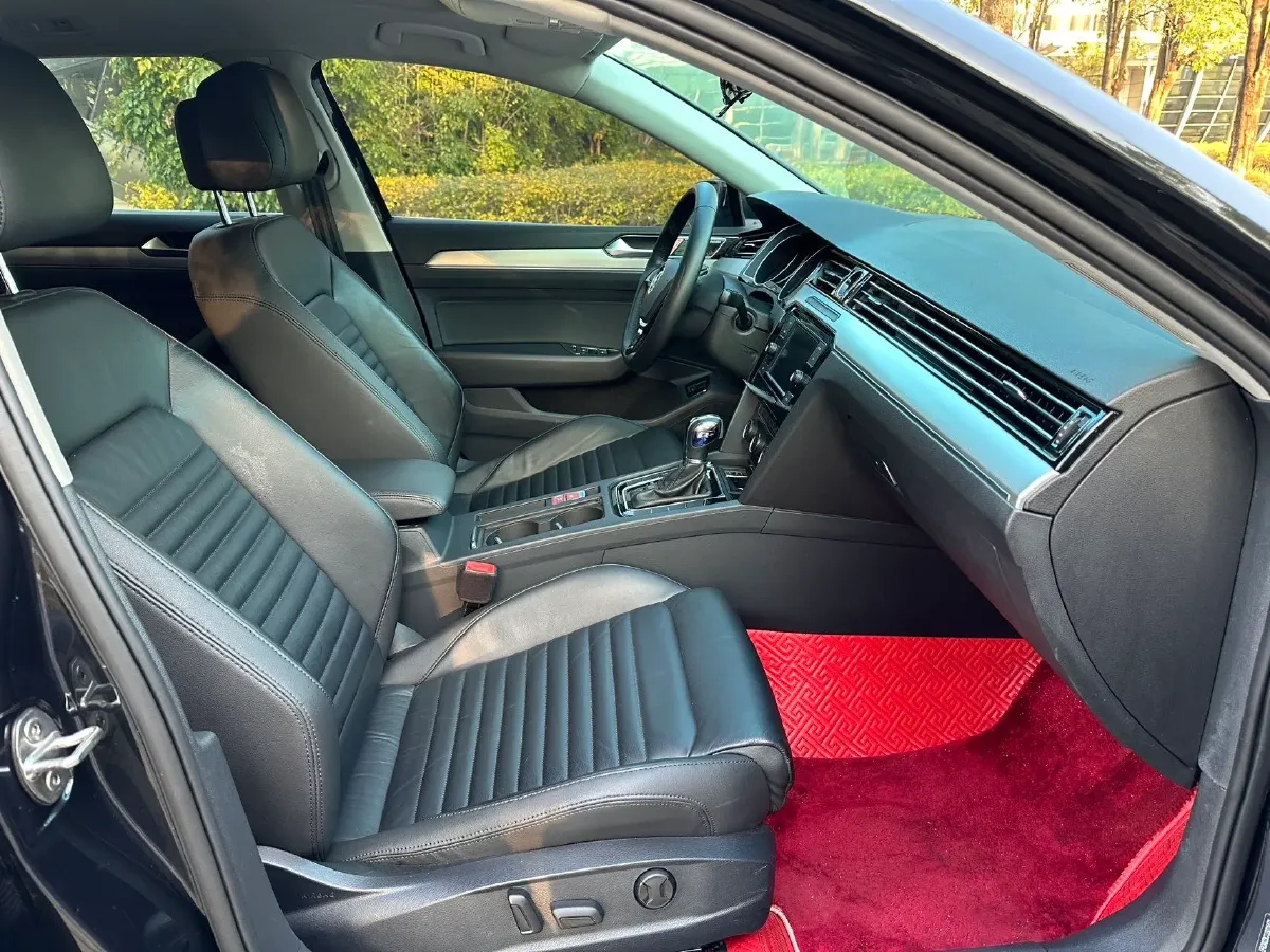 2018 Volkswagen Magotan 1.8T 180HP L4 7DCT,autocango,china used car exporter,china ev exporter,chinese used car exporter,chinese used ev exporter