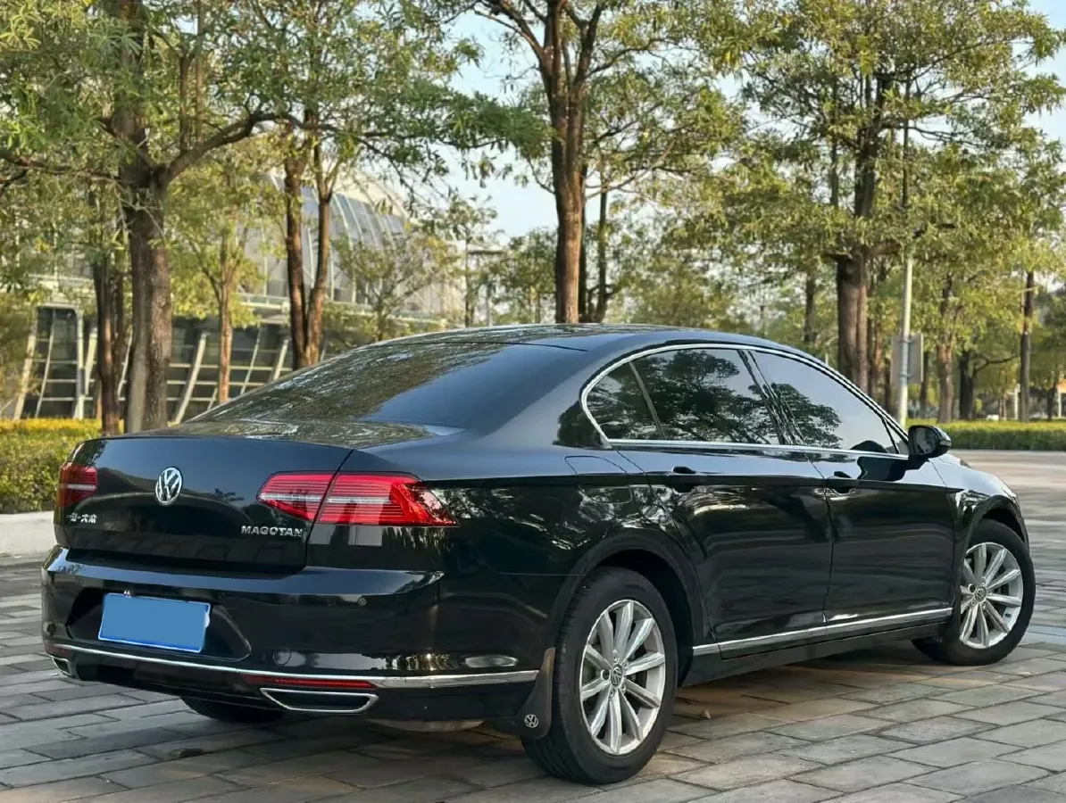 2018 Volkswagen Magotan 1.8T 180HP L4 7DCT,autocango,china used car exporter,china ev exporter,chinese used car exporter,chinese used ev exporter