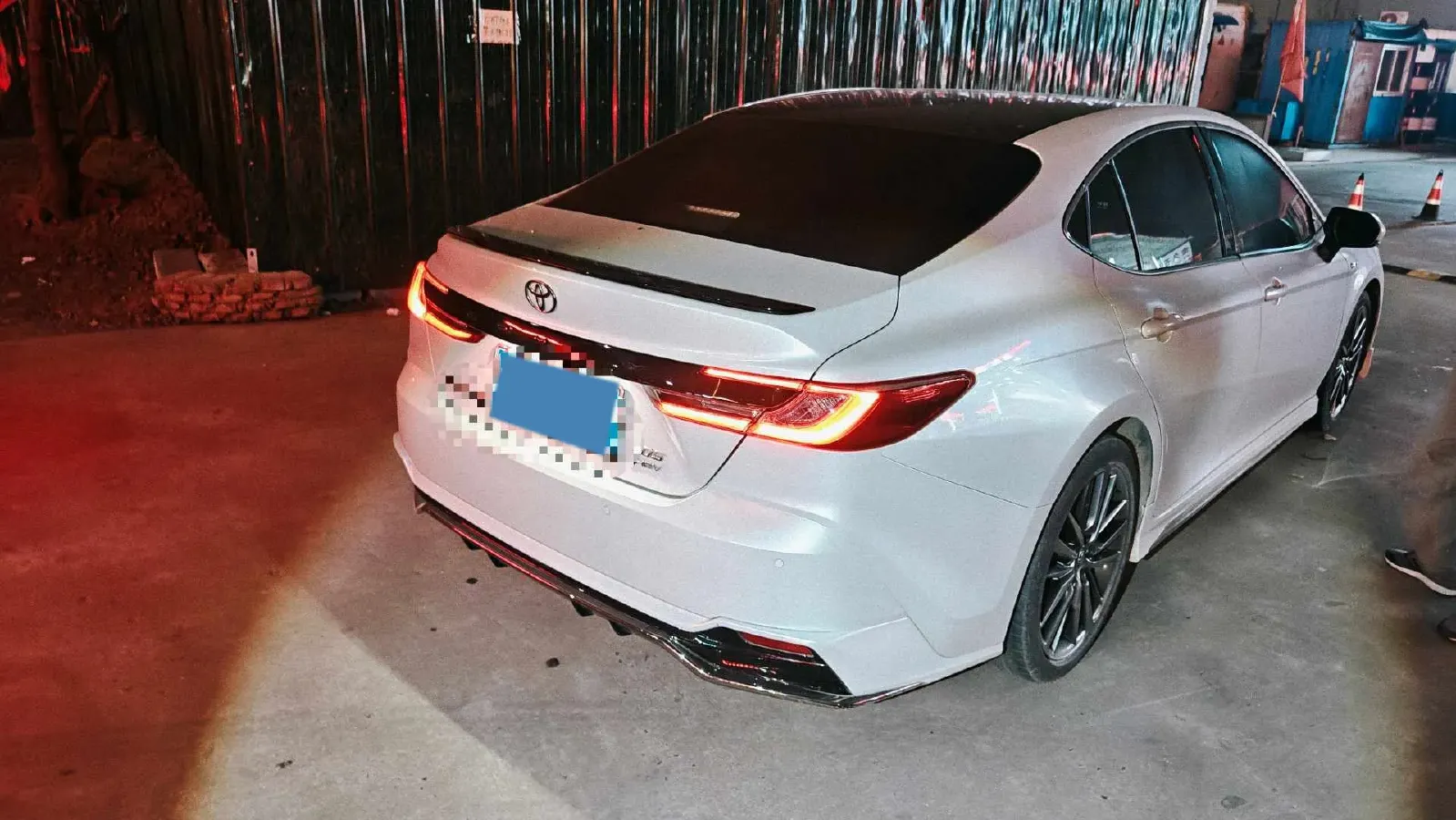 2024 Toyota Camry 2.0L 152HP L4 E-CVT Hybrid,autocango,china used car exporter,china ev exporter,chinese used car exporter,chinese used ev exporter