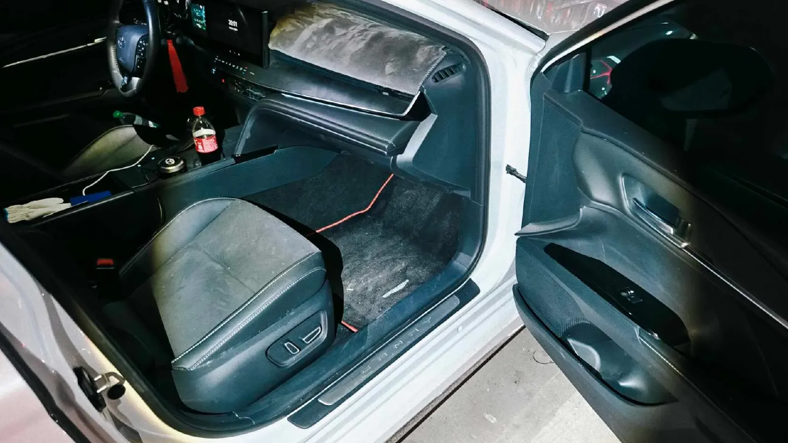 2024 Toyota Camry 2.0L 152HP L4 E-CVT Hybrid,autocango,china used car exporter,china ev exporter,chinese used car exporter,chinese used ev exporter