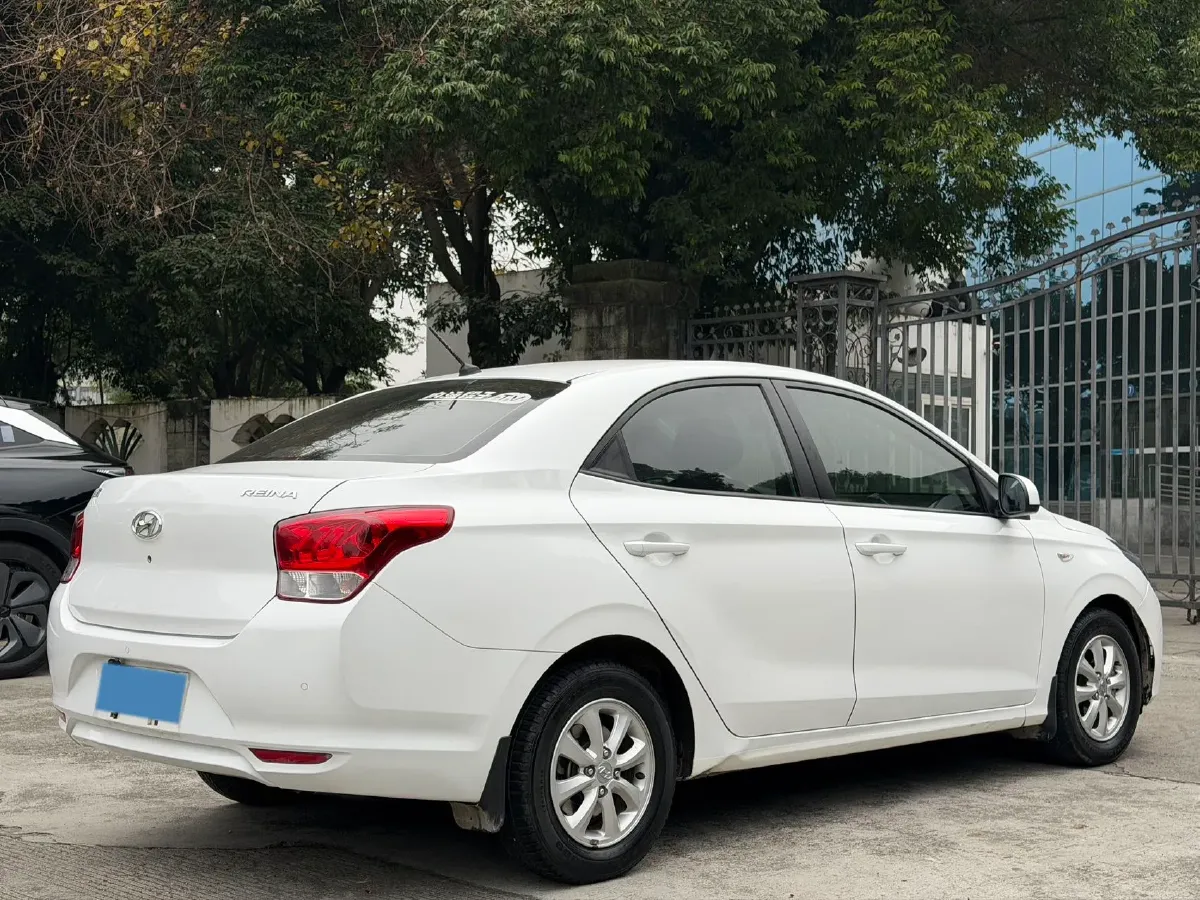 2017 Hyundai Reina 1.4L 95HP L4 4AT,autocango,china used car exporter,china ev exporter,chinese used car exporter,chinese used ev exporter
