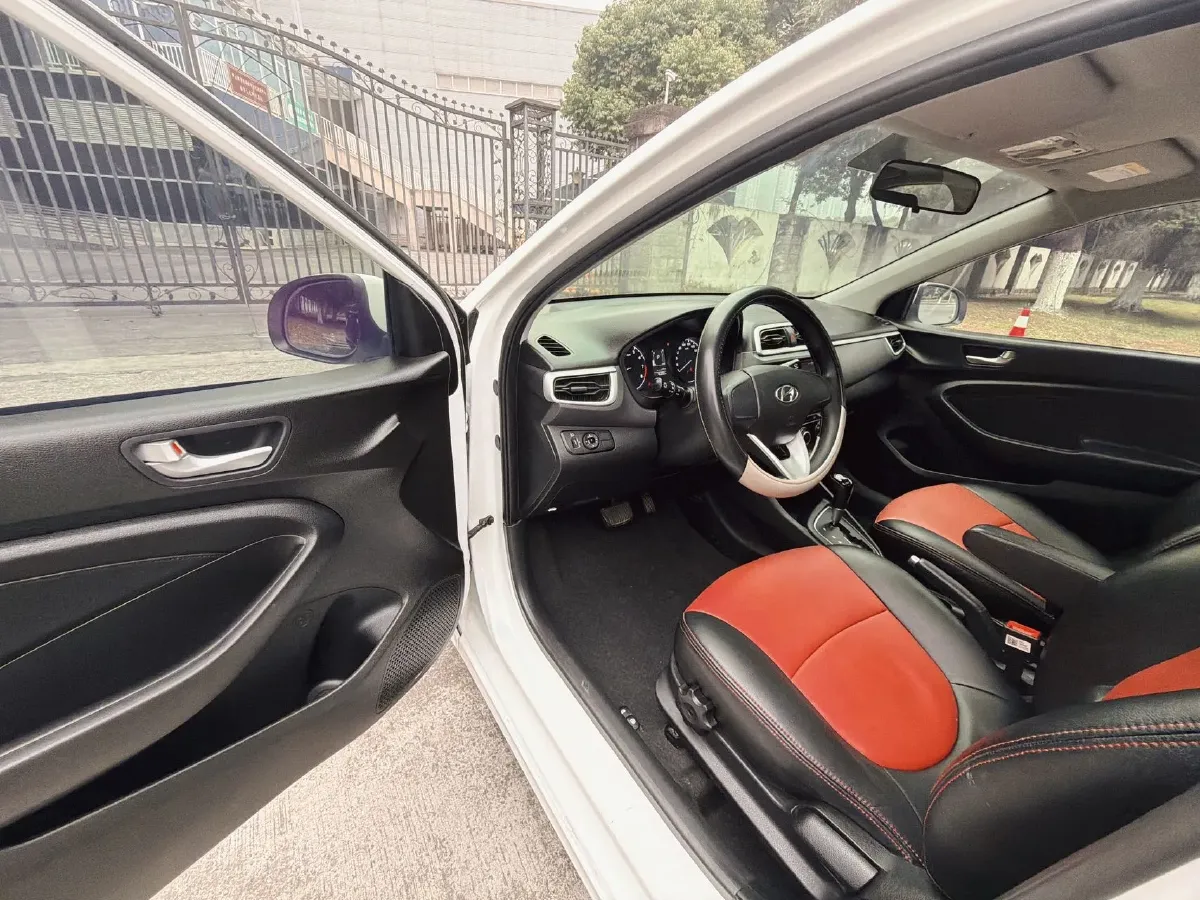 2017 Hyundai Reina 1.4L 95HP L4 4AT,autocango,china used car exporter,china ev exporter,chinese used car exporter,chinese used ev exporter