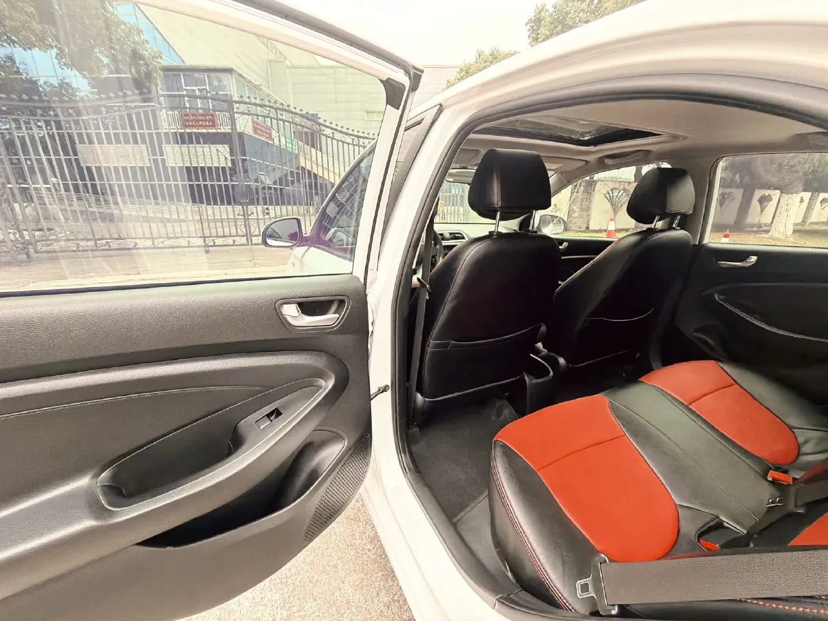 2017 Hyundai Reina 1.4L 95HP L4 4AT,autocango,china used car exporter,china ev exporter,chinese used car exporter,chinese used ev exporter