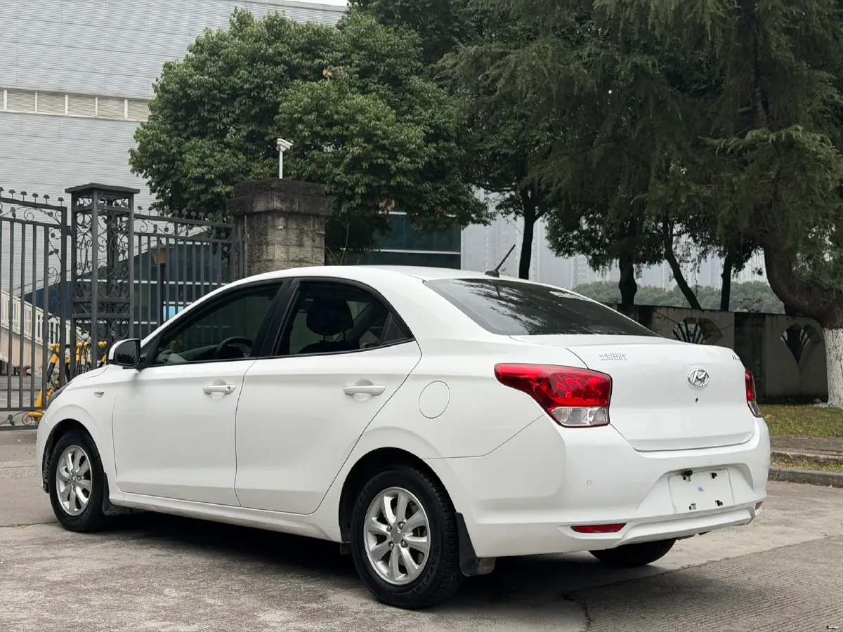 2017 Hyundai Reina 1.4L 95HP L4 4AT,autocango,china used car exporter,china ev exporter,chinese used car exporter,chinese used ev exporter