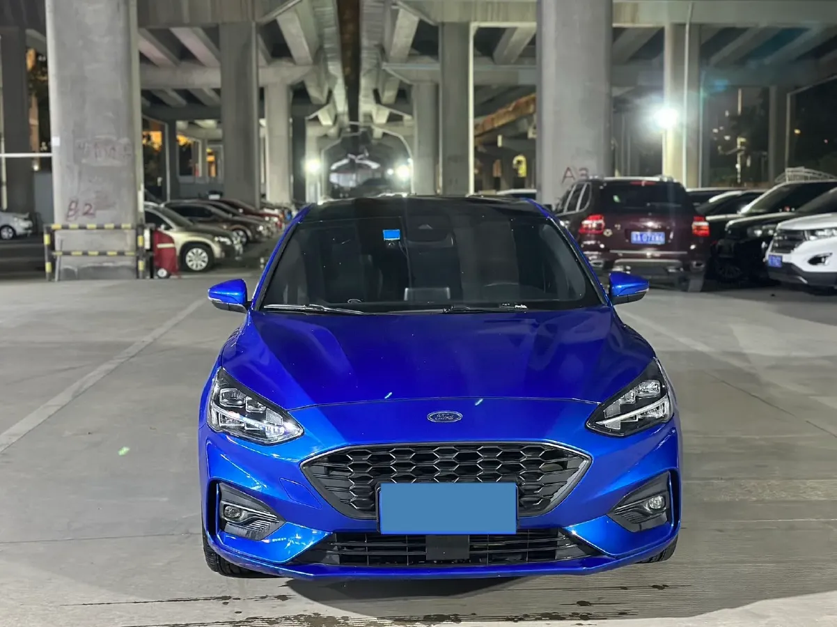 2020 Ford Focus 1.5T 174HP L3 8AT,autocango,china used car exporter,china ev exporter,chinese used car exporter,chinese used ev exporter