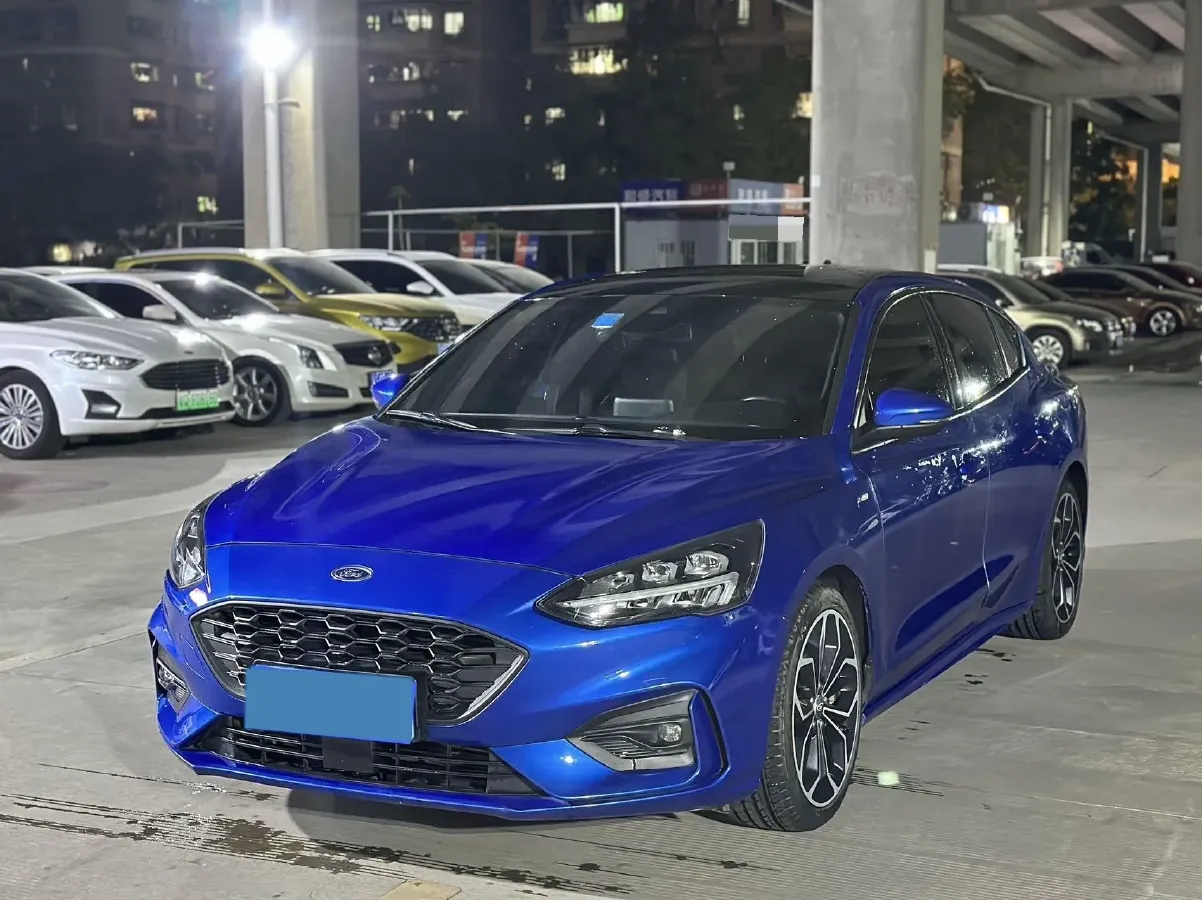 2020 Ford Focus 1.5T 174HP L3 8AT,autocango,china used car exporter,china ev exporter,chinese used car exporter,chinese used ev exporter