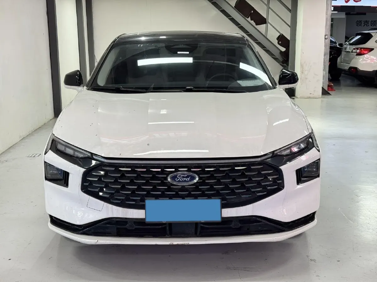 2022 Ford Mondeo 2.0T 238HP L4 8AT,autocango,china used car exporter,china ev exporter,chinese used car exporter,chinese used ev exporter