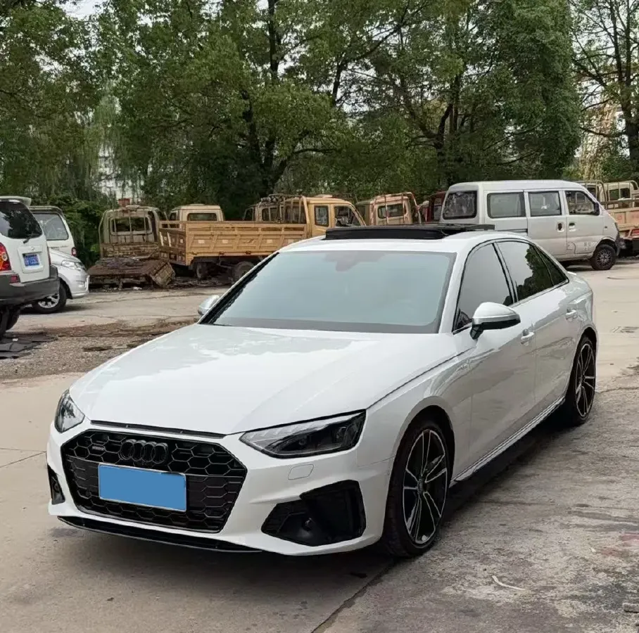 2025 Audi A4L 2.0T 245HP L4 7DCT,autocango,china used car exporter,china ev exporter,chinese used car exporter,chinese used ev exporter