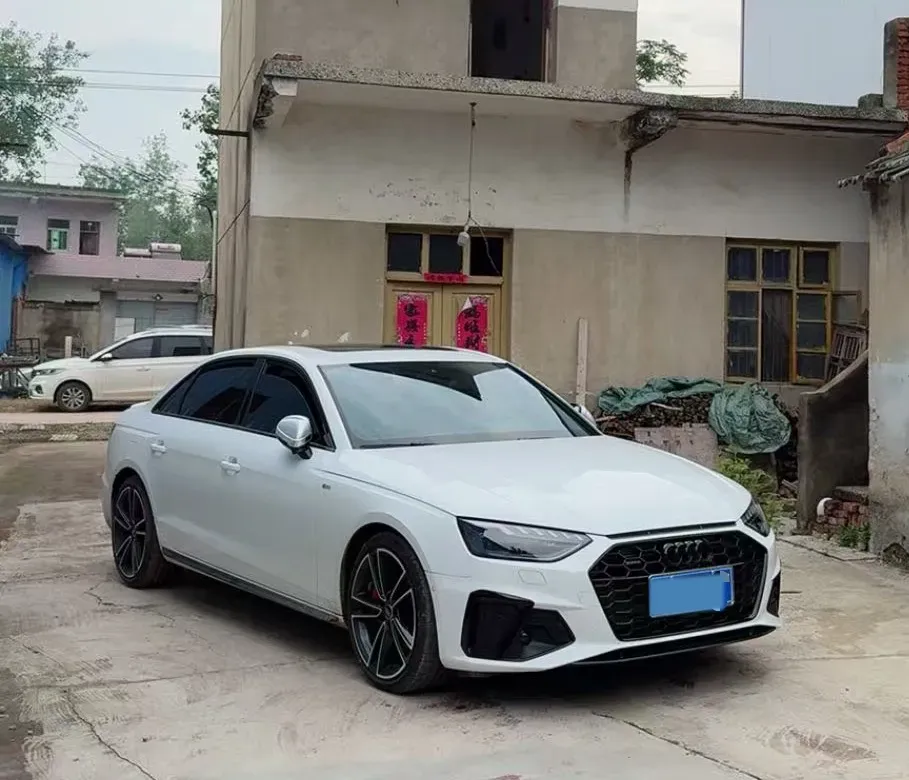 2025 Audi A4L 2.0T 245HP L4 7DCT,autocango,china used car exporter,china ev exporter,chinese used car exporter,chinese used ev exporter