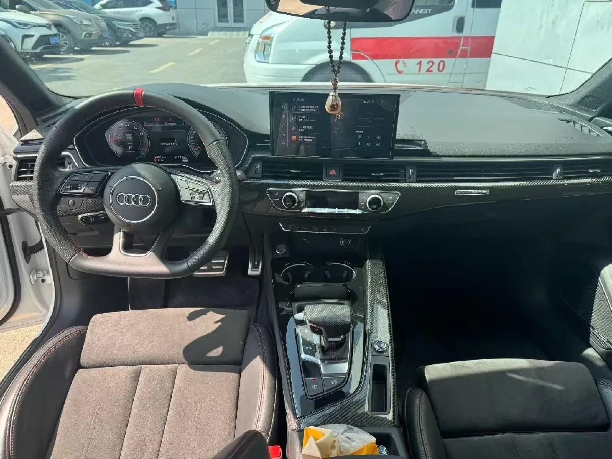 2025 Audi A4L 2.0T 245HP L4 7DCT,autocango,china used car exporter,china ev exporter,chinese used car exporter,chinese used ev exporter