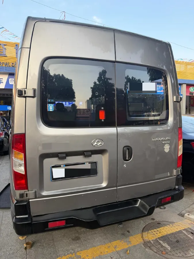 2018 MAXUS XinTu V80 2.5T 136HP L4 6MT,autocango,china used car exporter,china ev exporter,chinese used car exporter,chinese used ev exporter