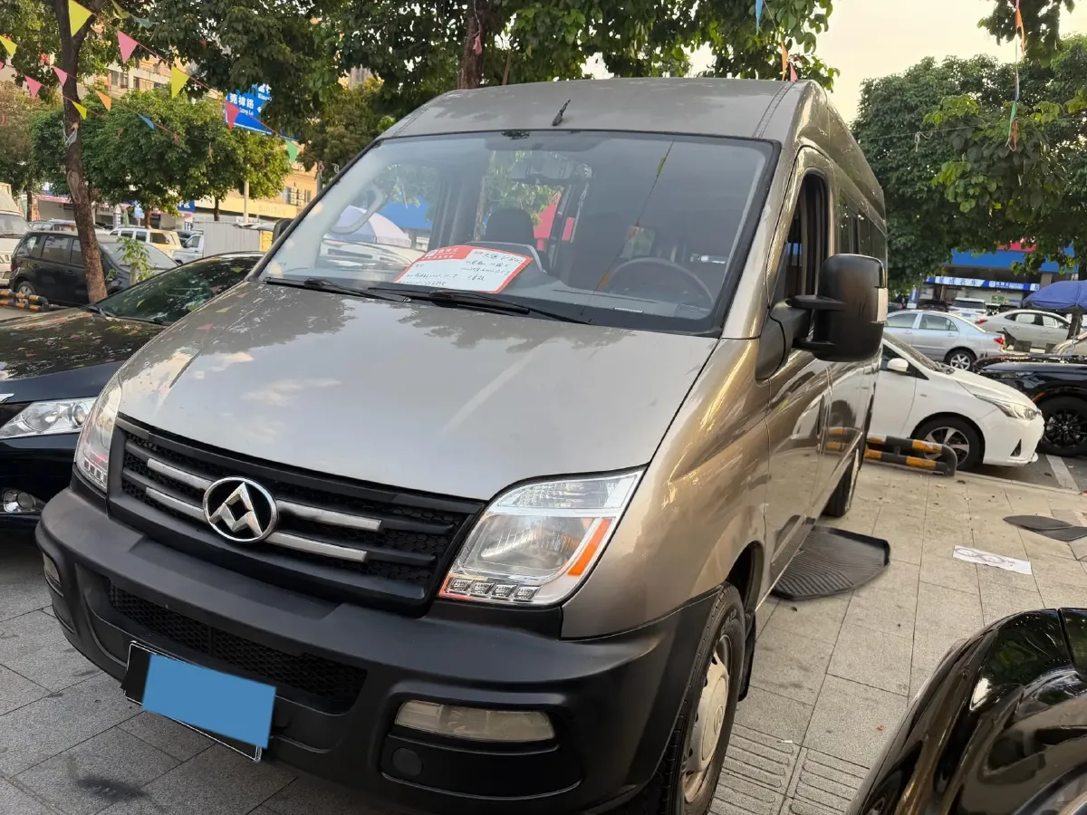 2018 MAXUS XinTu V80 2.5T 136HP L4 6MT,autocango,china used car exporter,china ev exporter,chinese used car exporter,chinese used ev exporter