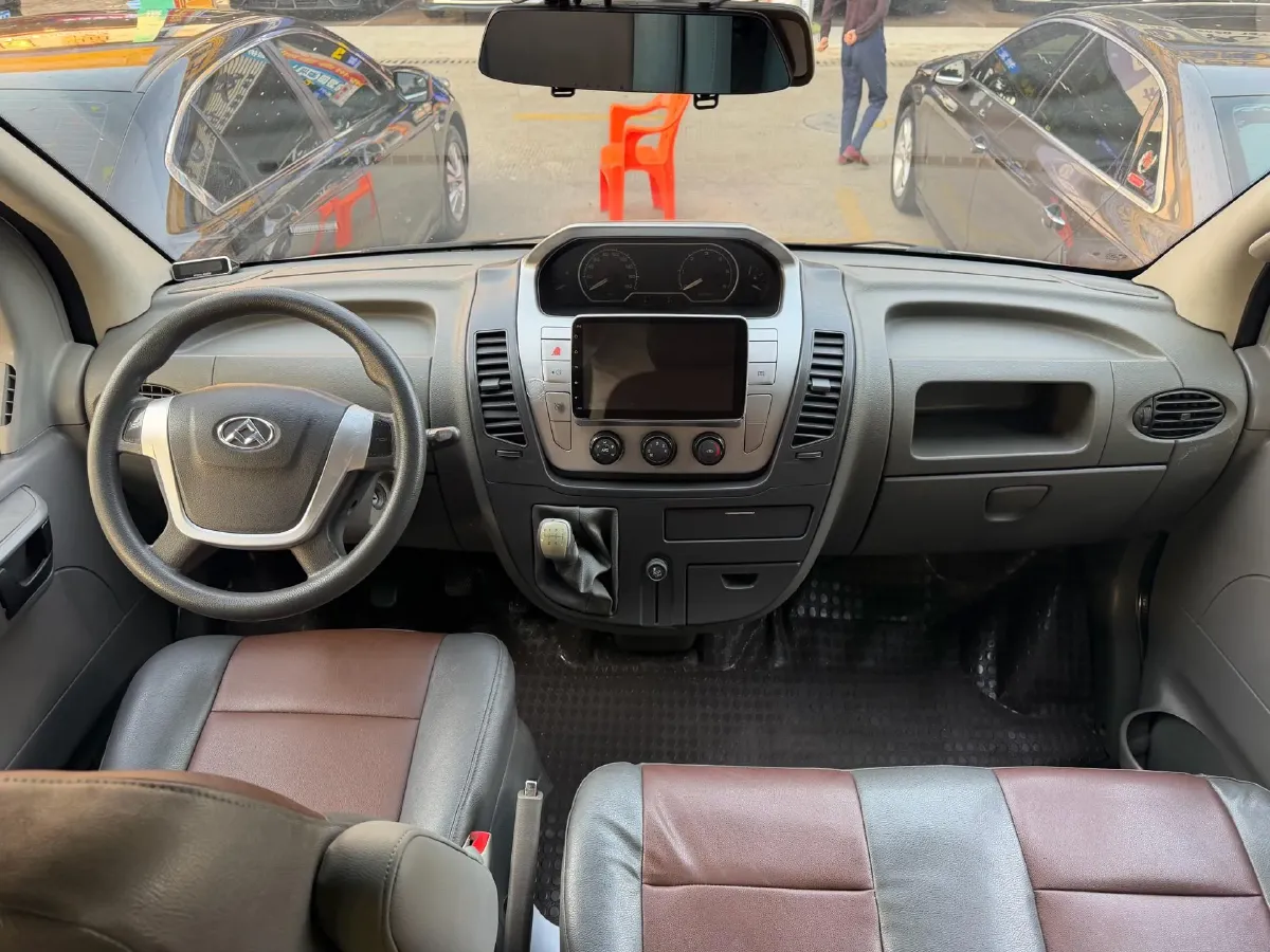 2018 MAXUS XinTu V80 2.5T 136HP L4 6MT,autocango,china used car exporter,china ev exporter,chinese used car exporter,chinese used ev exporter