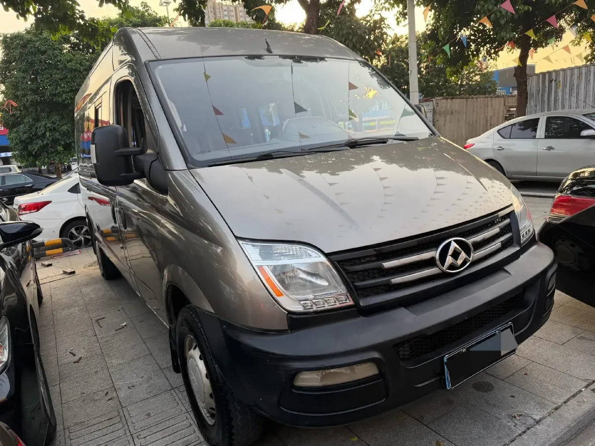 2018 MAXUS XinTu V80 2.5T 136HP L4 6MT,autocango,china used car exporter,china ev exporter,chinese used car exporter,chinese used ev exporter