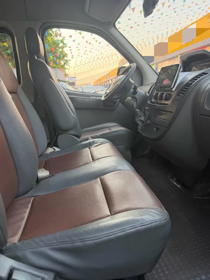 2018 MAXUS XinTu V80 2.5T 136HP L4 6MT,autocango,china used car exporter,china ev exporter,chinese used car exporter,chinese used ev exporter