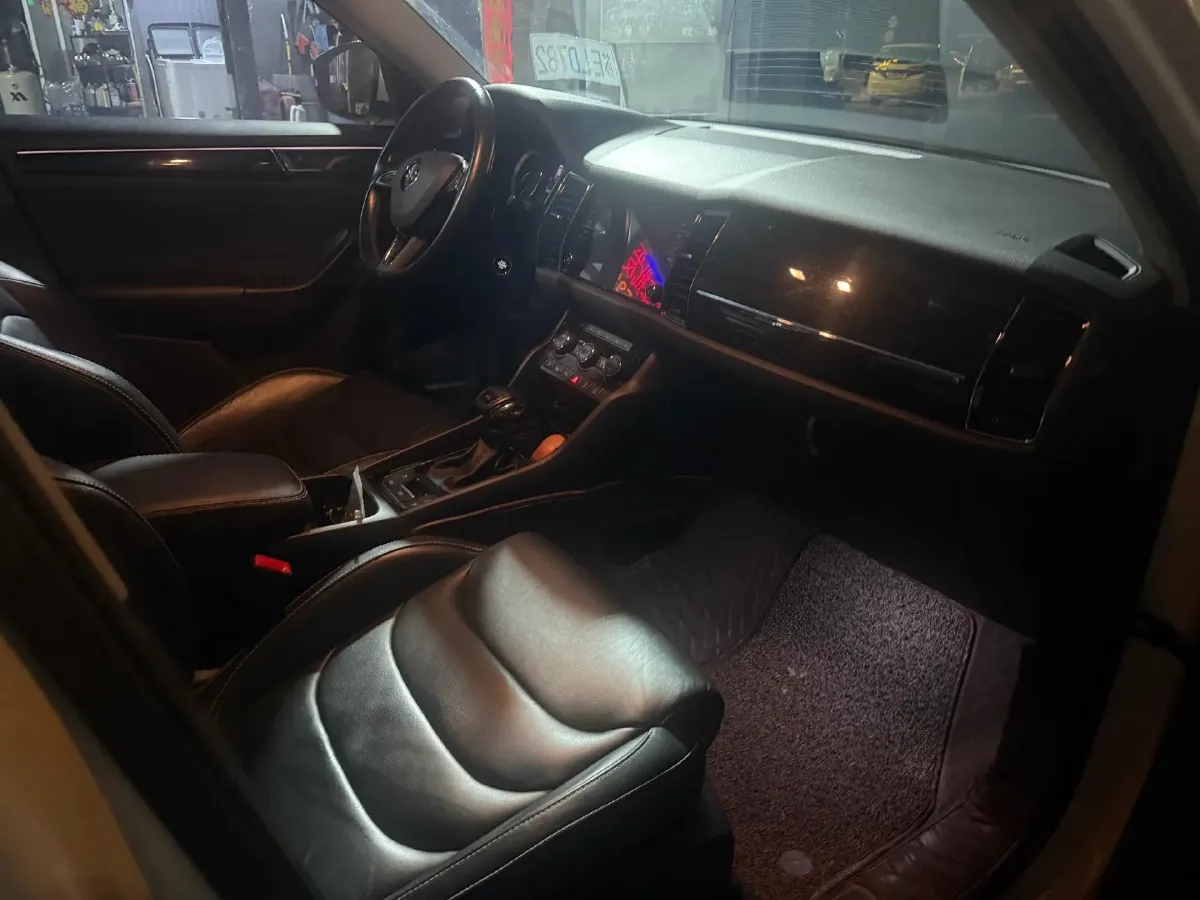 2018 Skoda Kodiak 2.0T 220HP L4 7DCT,autocango,china used car exporter,china ev exporter,chinese used car exporter,chinese used ev exporter