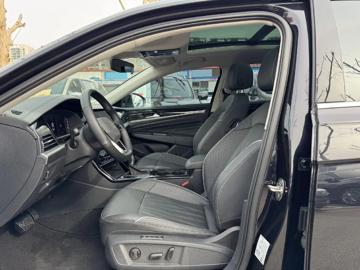 2023 Volkswagen Passat 2.0T 186HP L4 7DCT,autocango,china used car exporter,china ev exporter,chinese used car exporter,chinese used ev exporter