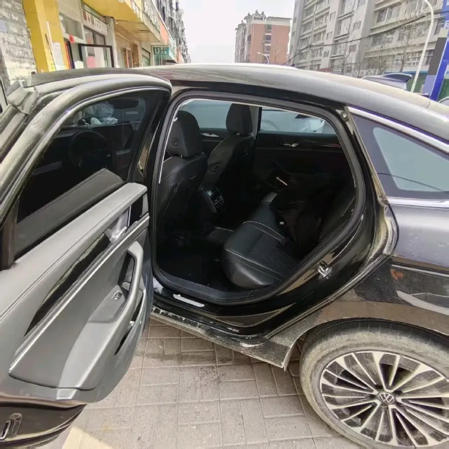 2024 Volkswagen Magotan 2.0T 220HP L4 7DCT,autocango,china used car exporter,china ev exporter,chinese used car exporter,chinese used ev exporter