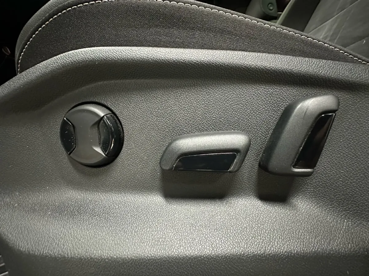 2022 Volkswagen T-Roc 1.4T 150HP L4 7DCT,autocango,china used car exporter,china ev exporter,chinese used car exporter,chinese used ev exporter