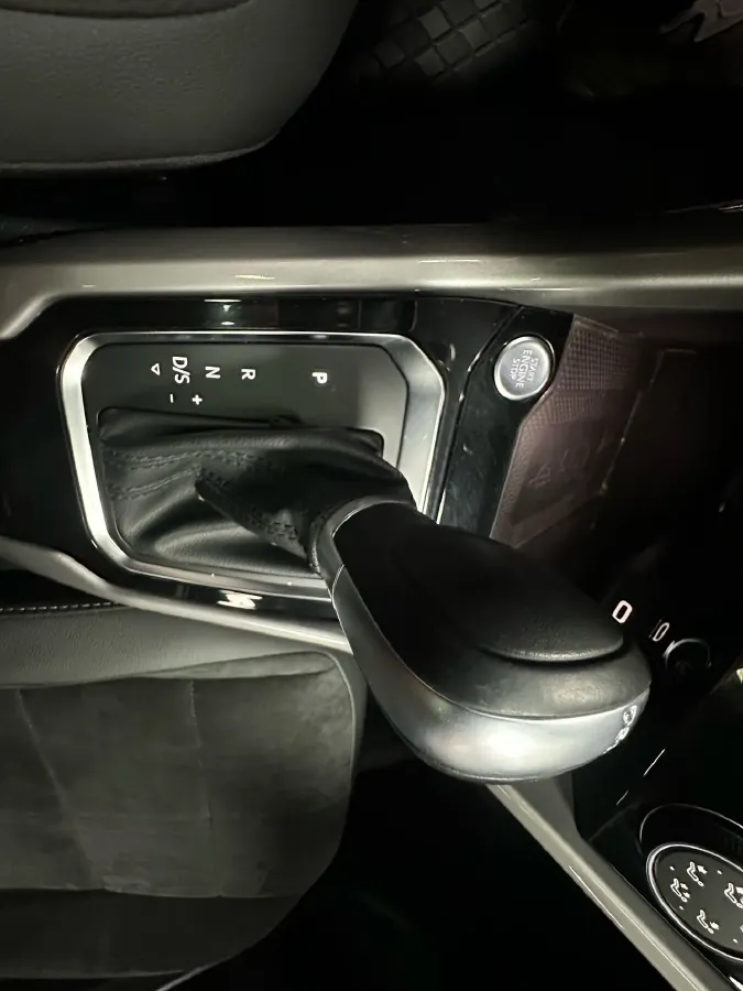 2022 Volkswagen T-Roc 1.4T 150HP L4 7DCT,autocango,china used car exporter,china ev exporter,chinese used car exporter,chinese used ev exporter