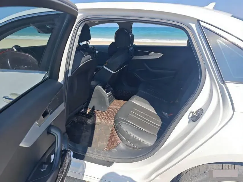 2020 Audi A4L 2.0T 190HP L4 7DCT,autocango,china used car exporter,china ev exporter,chinese used car exporter,chinese used ev exporter