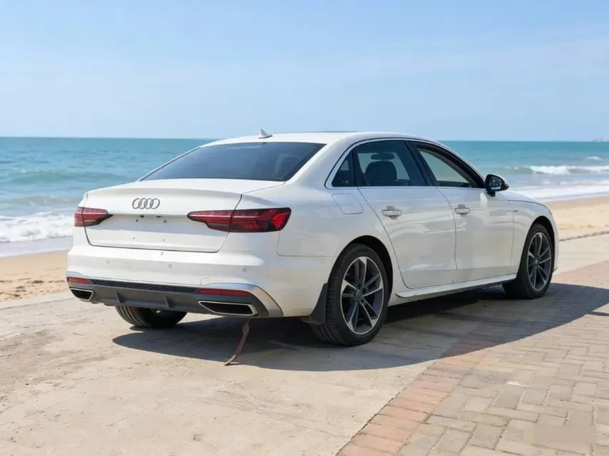 2020 Audi A4L 2.0T 190HP L4 7DCT,autocango,china used car exporter,china ev exporter,chinese used car exporter,chinese used ev exporter