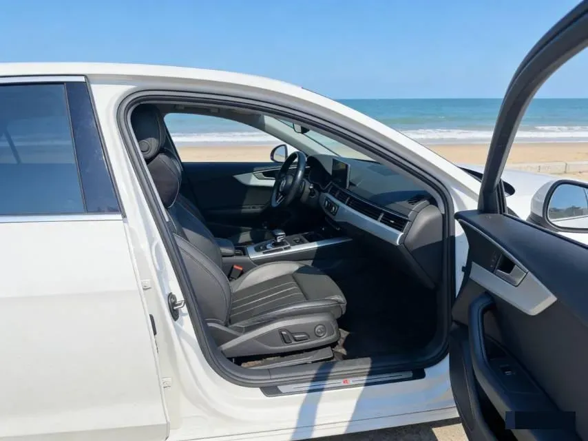 2020 Audi A4L 2.0T 190HP L4 7DCT,autocango,china used car exporter,china ev exporter,chinese used car exporter,chinese used ev exporter