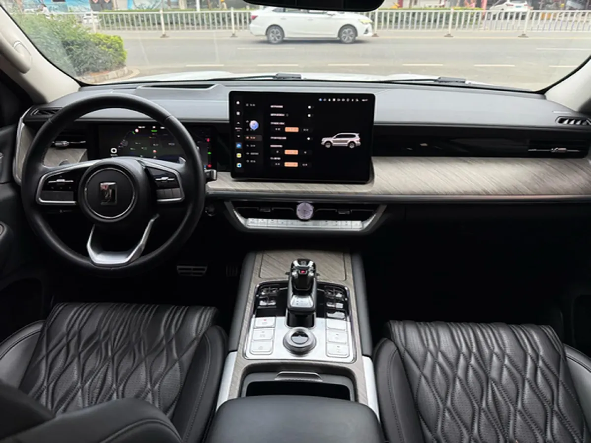 2023 Tank 500 2.0T 252HP L4 9AT PHEV 37.1KWH,autocango,china used car exporter,china ev exporter,chinese used car exporter,chinese used ev exporter