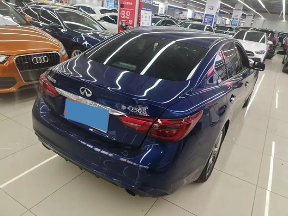 2018 Jeep Grand Commander 2.0T 265HP L4 9AT,autocango,china used car exporter,china ev exporter,chinese used car exporter,chinese used ev exporter