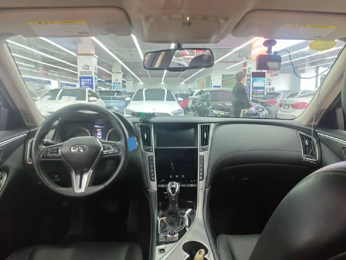 2018 Jeep Grand Commander 2.0T 265HP L4 9AT,autocango,china used car exporter,china ev exporter,chinese used car exporter,chinese used ev exporter